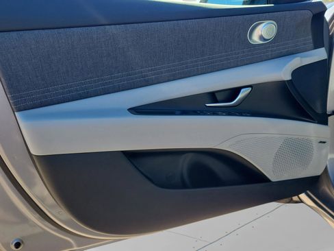 New 2026 Hyundai Elantra Limited image 19