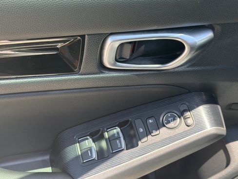 Used 2023 Honda Civic Touring image 12