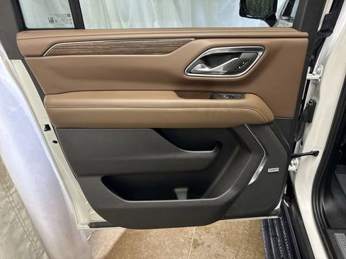 Certified 2023 Chevrolet Suburban High Country w/ Advanced Technology Package AWD/4WD image 29