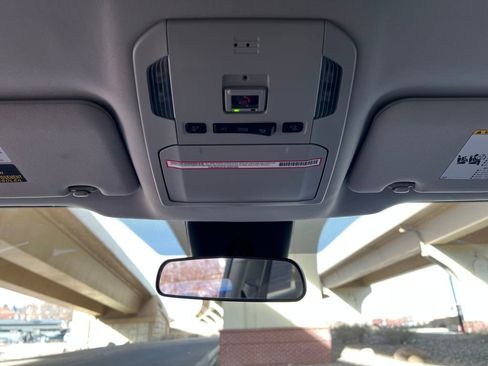 Used 2022 Toyota Highlander L image 27