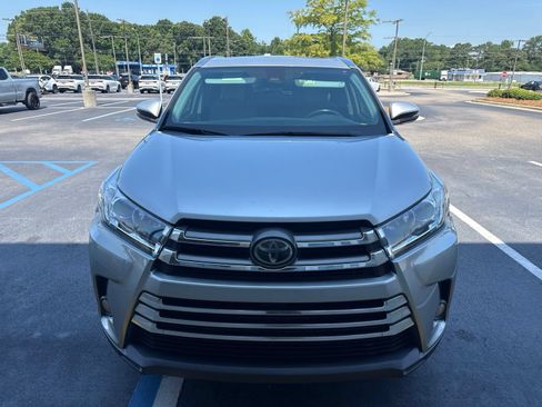 Used 2018 Toyota Highlander Limited FWD image 7