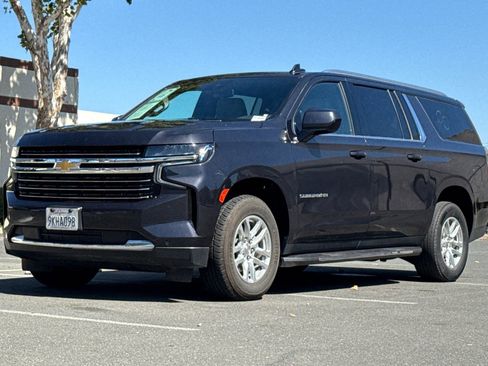 Used 2024 Chevrolet Suburban LT image 8
