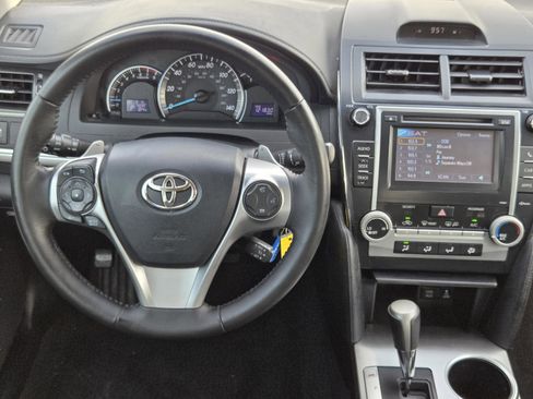 Used 2012 Toyota Camry SE FWD image 23