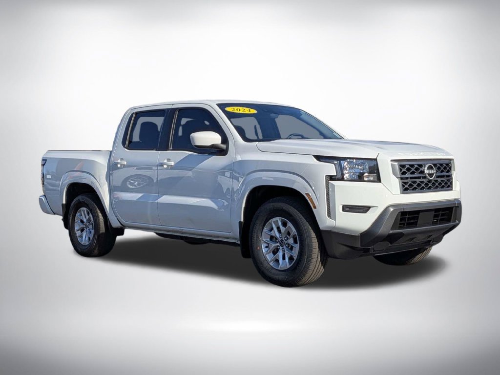 Used 2024 Nissan Frontier SV RWD image 2