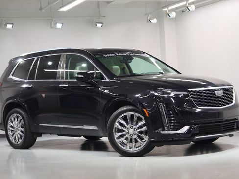 Used 2022 Cadillac XT6 Premium Luxury w/ Technology Package AWD/4WD image 7