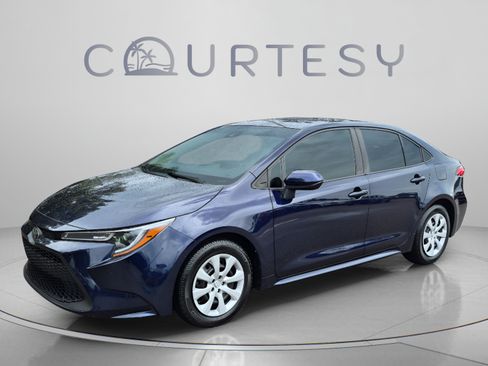 Used 2021 Toyota Corolla LE FWD image 1