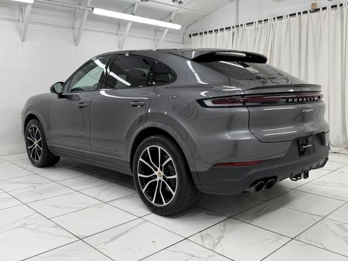 Used 2024 Porsche Cayenne Coupe AWD/4WD image 14