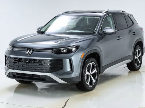 New 2026 Volkswagen Tiguan SE image 40