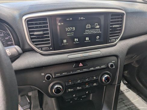 Used 2020 Kia Sportage LX AWD/4WD image 16