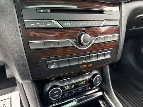 Used 2017 INFINITI QX30 Premium w/ Navigation Package AWD/4WD image 22