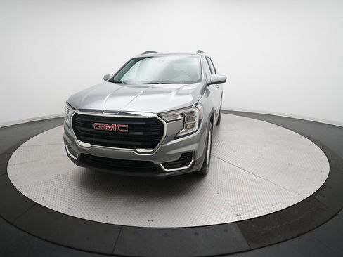 Used 2024 GMC Terrain SLE w/ Driver Convenience Package image 31