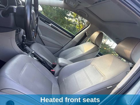 Used 2018 Volkswagen Passat 2.0T SE FWD image 17