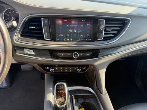 Used 2021 Buick Enclave Essence FWD image 33