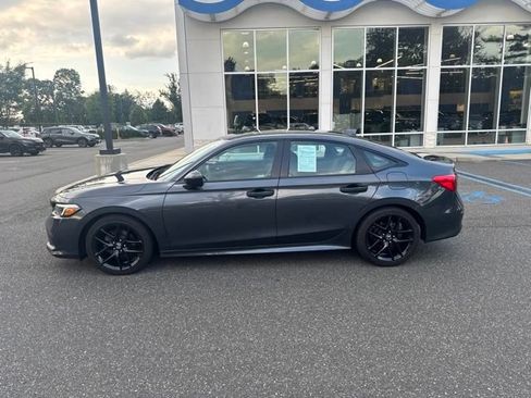 Used 2023 Honda Civic Sport image 5