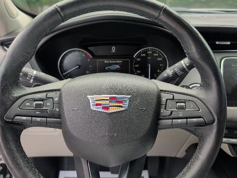 Used 2019 Cadillac XT4 Premium Luxury FWD image 17