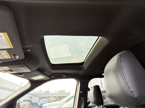 Used 2019 Ford Explorer XLT w/ Equipment Group 202A image 23