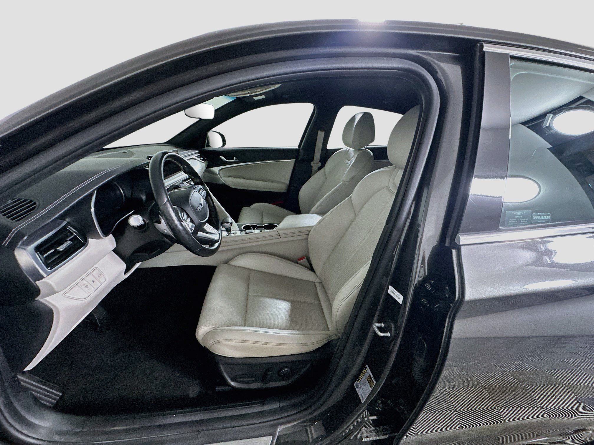 Used 2025 Genesis G70 2.5T RWD image 13