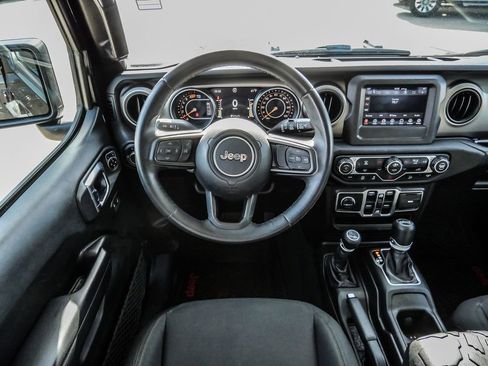 Used 2018 Jeep Wrangler Unlimited Sport S image 23