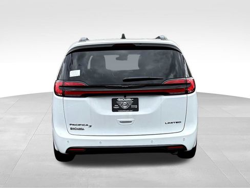 New 2026 Chrysler Pacifica Limited w/ Uconnect Theater Family Group FWD image 6