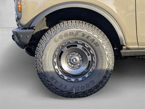 New 2025 Ford Bronco Badlands image 10