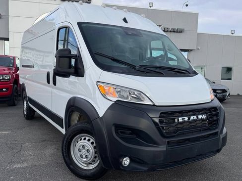 Used 2026 RAM ProMaster 2500 w/ Convenience Group FWD image 1