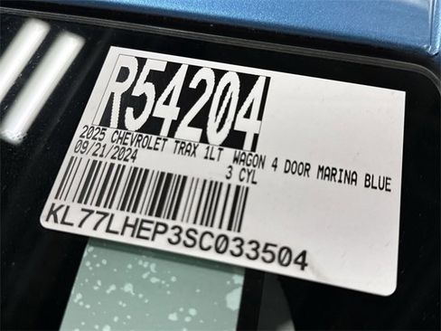 Certified 2025 Chevrolet Trax LT w/ Driver Confidence Package image 29