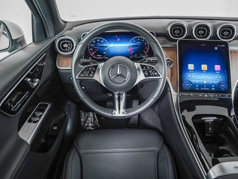 Certified 2026 Mercedes-Benz GLC 300 image 11
