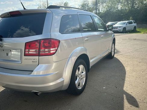 Used 2010 Dodge Journey SXT w/ Flexible Seating Group image 5