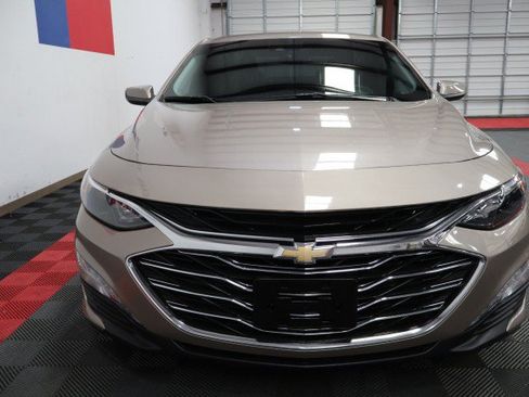 Used 2023 Chevrolet Malibu LT w/ Driver Confidence Package FWD image 4