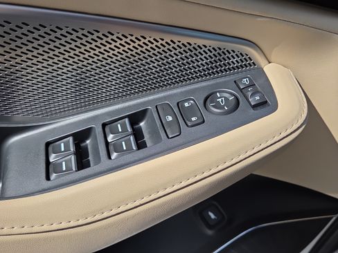 Certified 2024 Acura MDX FWD w/ Technology Package image 32