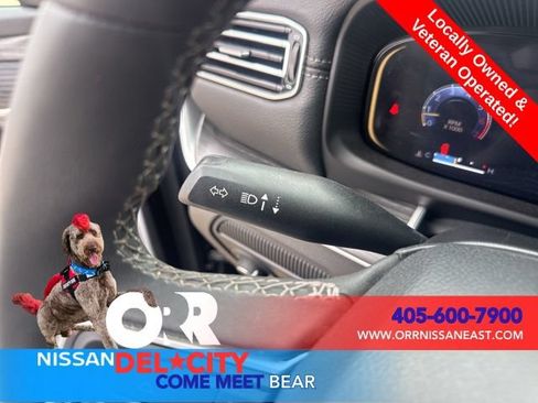 Used 2024 Jeep Wagoneer L Series II RWD image 23