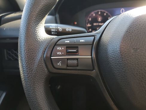 Used 2023 Honda Accord EX image 19