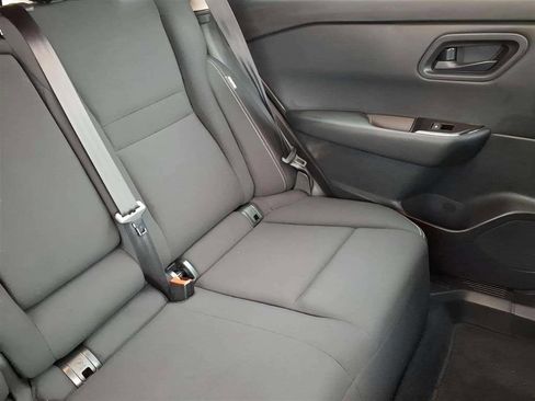 Used 2025 Nissan Rogue S image 18