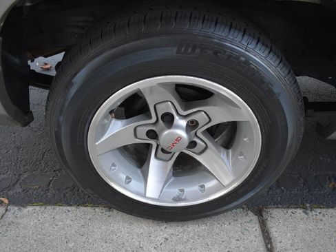 Used 2001 GMC Sonoma SLS w/ Hot Looks Pkg image 35