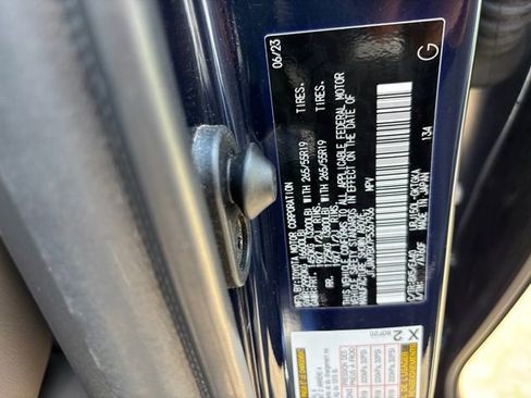 Used 2023 Lexus GX 460 Premium w/ Accessory Package AWD/4WD image 35