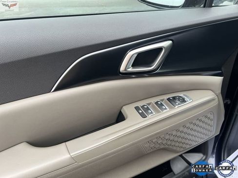 Used 2025 Kia Carnival LXS image 22