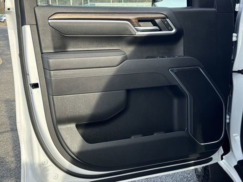 Used 2025 Chevrolet Silverado 1500 LT w/ Z71 Off-Road Package image 14