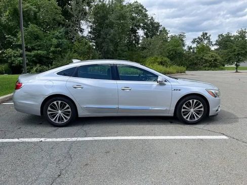 Used 2018 Buick LaCrosse Essence FWD image 8