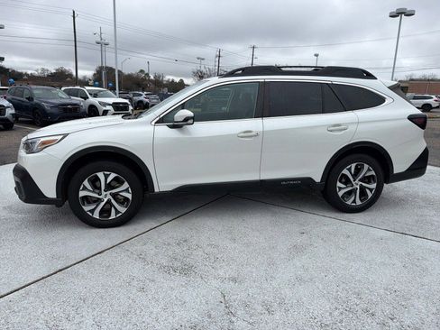 Used 2022 Subaru Outback Limited image 4