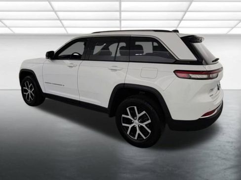 Used 2024 Jeep Grand Cherokee Limited AWD/4WD image 6