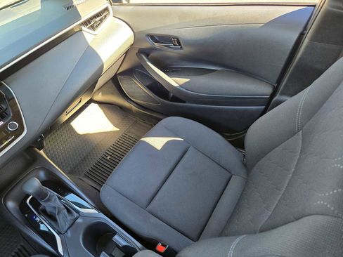 Used 2025 Toyota Corolla LE image 13