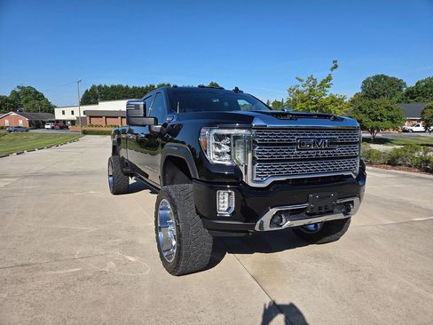 Used 2020 GMC Sierra 3500 Denali w/ Denali Ultimate Package AWD/4WD image 4