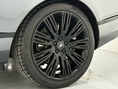 Used 2019 Land Rover Range Rover Long Wheelbase Supercharged image 54