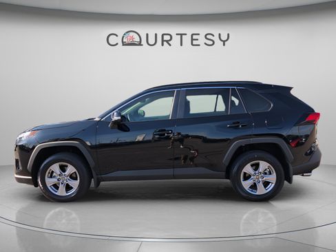 Certified 2025 Toyota RAV4 XLE FWD image 2