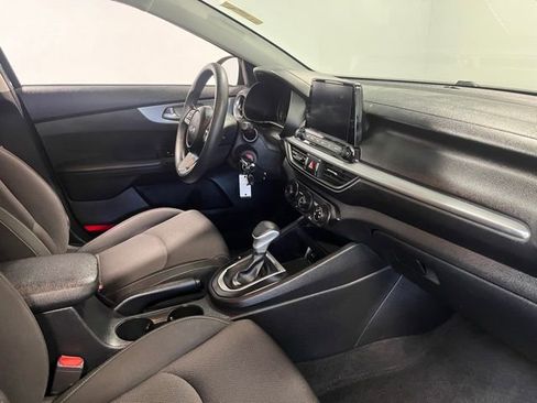 Used 2023 Kia Forte LXS w/ LXS Technology Package image 11