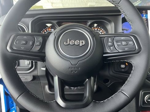 New 2025 Jeep Gladiator Mojave w/ Convenience Group image 14