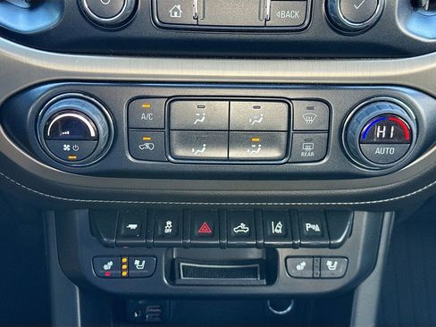 Used 2022 GMC Canyon Denali image 15