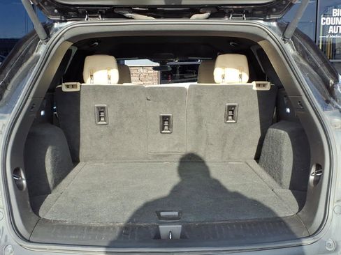 Used 2017 Cadillac XT5 FWD image 5