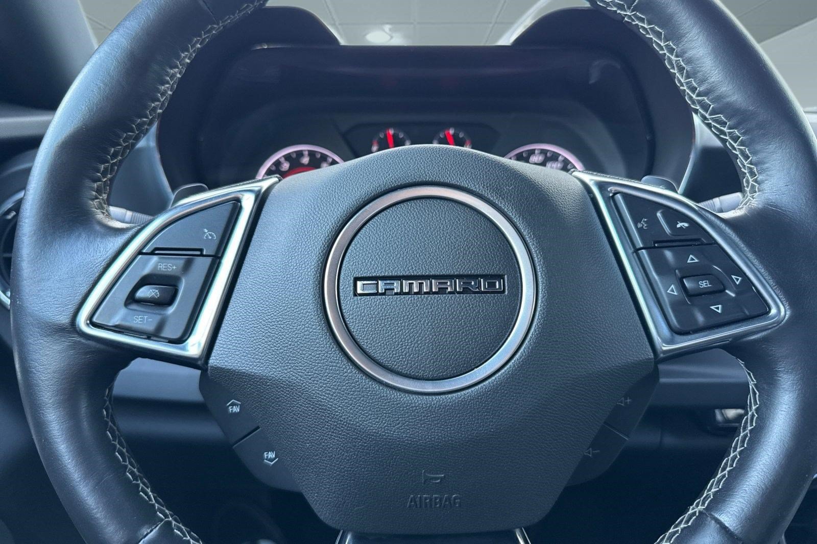 Used 2016 Chevrolet Camaro LT RWD image 11
