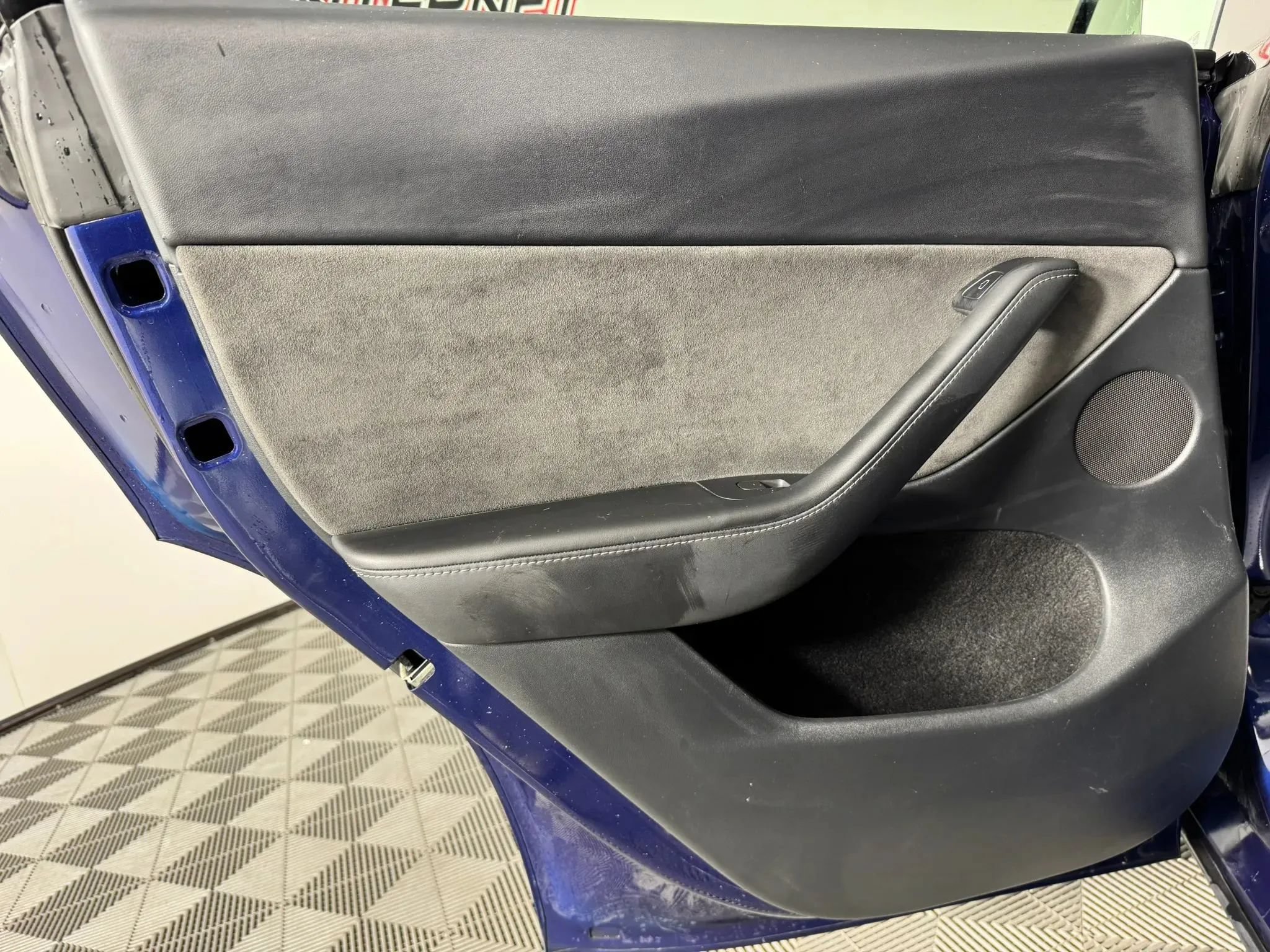 Used 2023 Tesla Model Y Long Range AWD/4WD image 40
